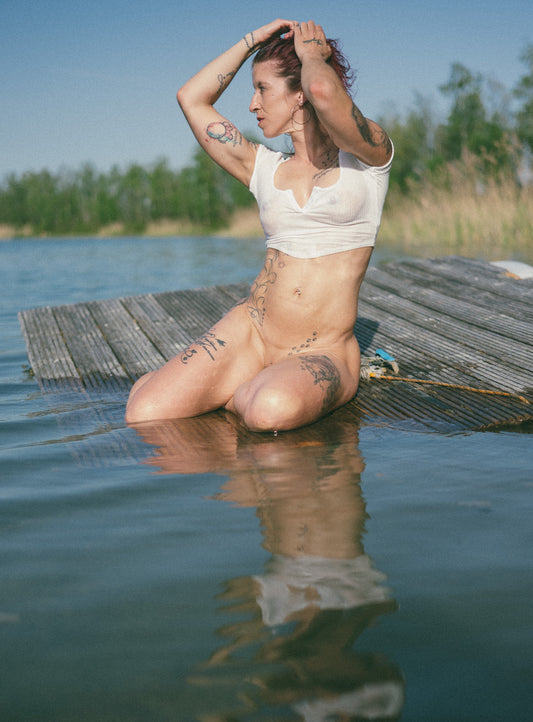 RED.MICHI Provocative Tattoo Muse – Digital Photo Collection (23 Images)